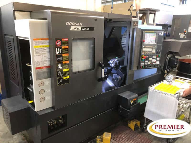 DOOSAN LYNX 220LSY CNC UNIVERSAL TURNING CENTER