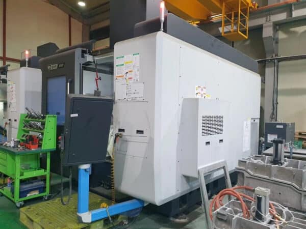 Doosan Dvf8000 Cnc 5 Axis Machining Center