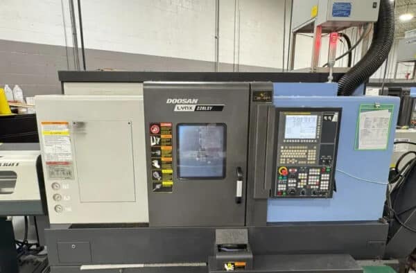 Doosan Lynx 220Lsya