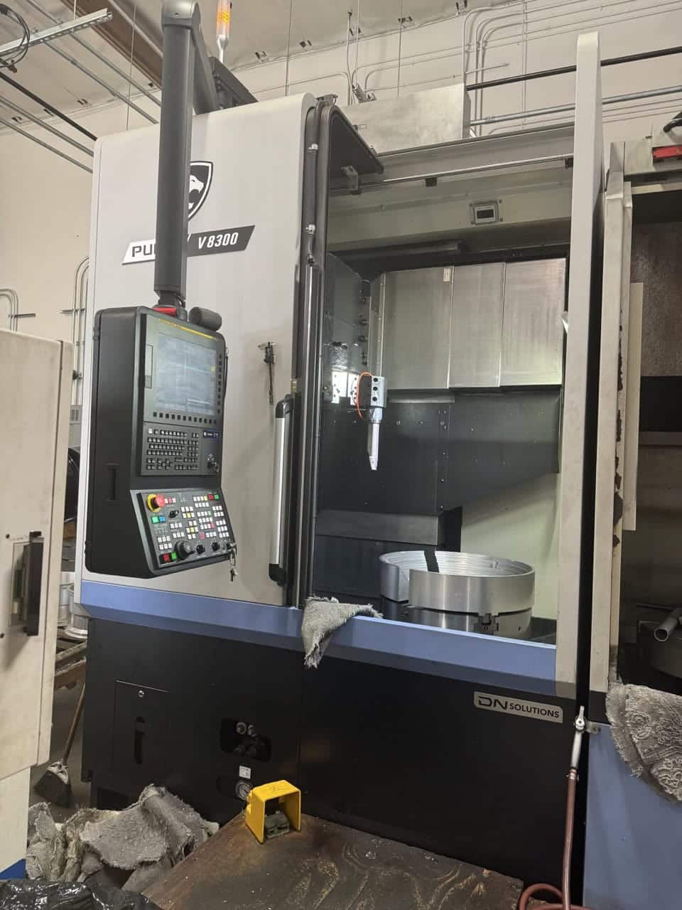 Doosan Puma V8300L