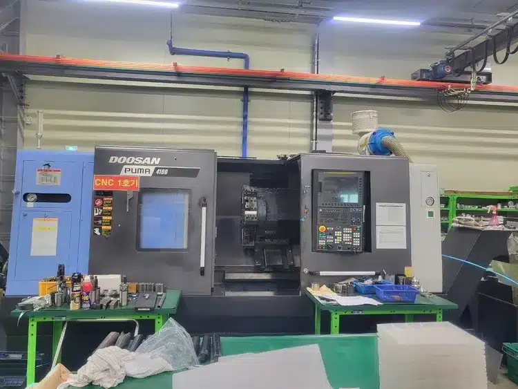 DOOSAN PUMA 4100B  CNC 2 AXIS UNIVERSAL TURNING CENTER