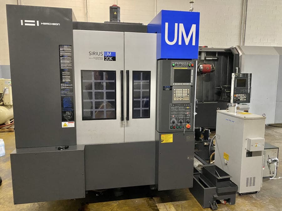 HWACHEON SIRUS UM HIGH SPEED DIE MOLD CNC 4 AXIS VERTICAL MACHINING CENTER