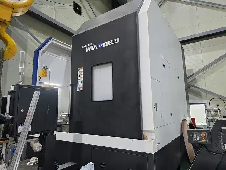  HYUNDAI WIA LV1100RM  CNC Vertical Boring Mill with milling