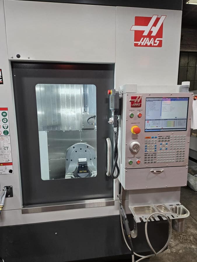 HAAS UMC500SS 5 axis VMC