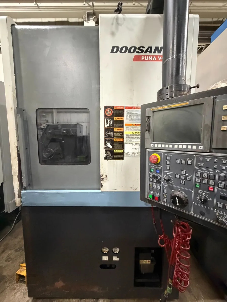 DOOSAN PUMA V400M Single Turret Vertical Lathe